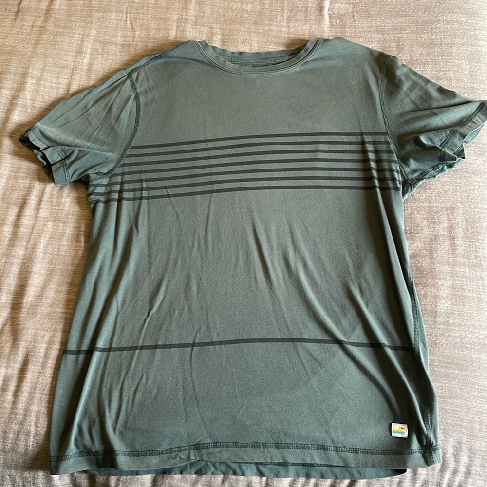 Vuori Forrest Green Performance Tee